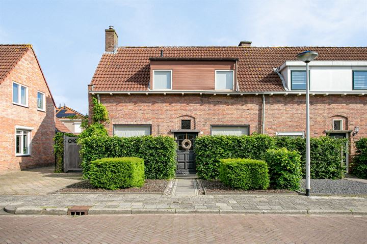 Pastoor Kroesstraat 25 in St. Willebrord