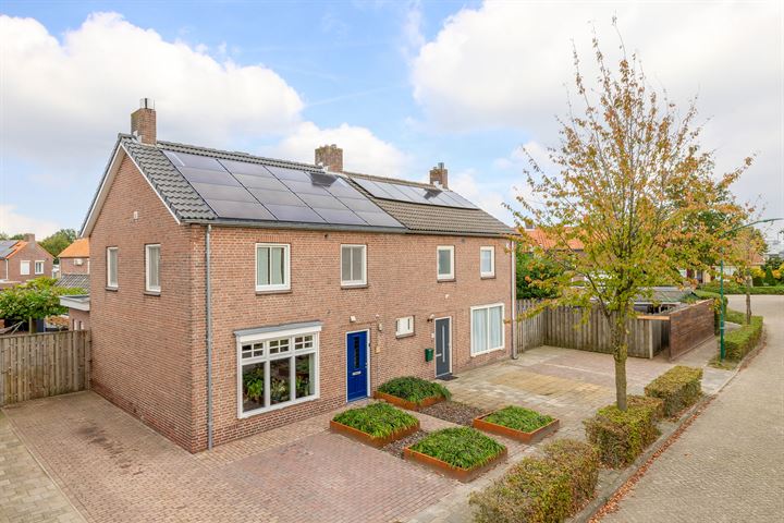 Pastoor Lathouwersstraat 13 in Heeswijk-Dinther