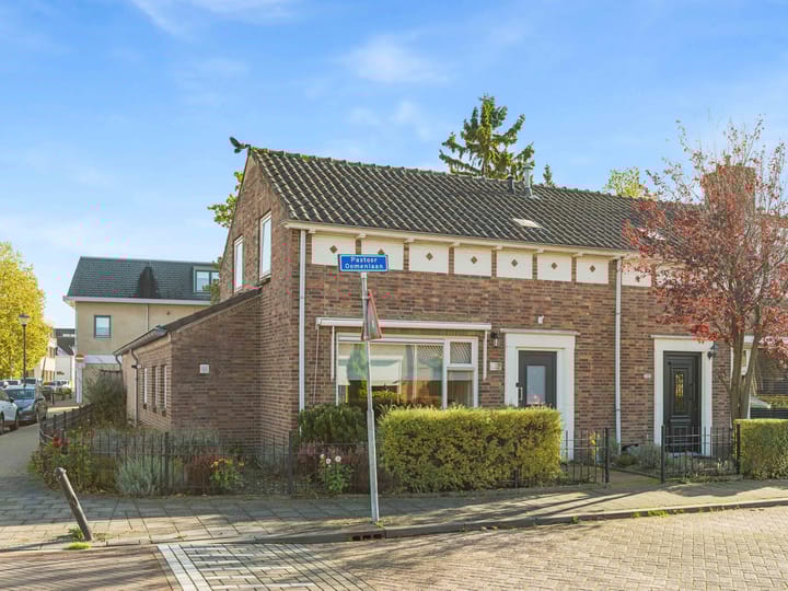 Photo of property Pastoor Oomenlaan 32, Prinsenbeek