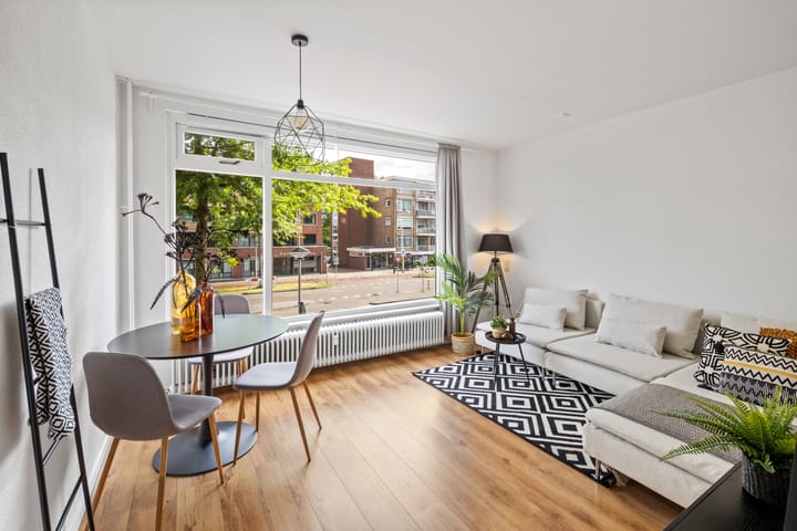 Pastoor van Akenstraat 2 in Roosendaal
