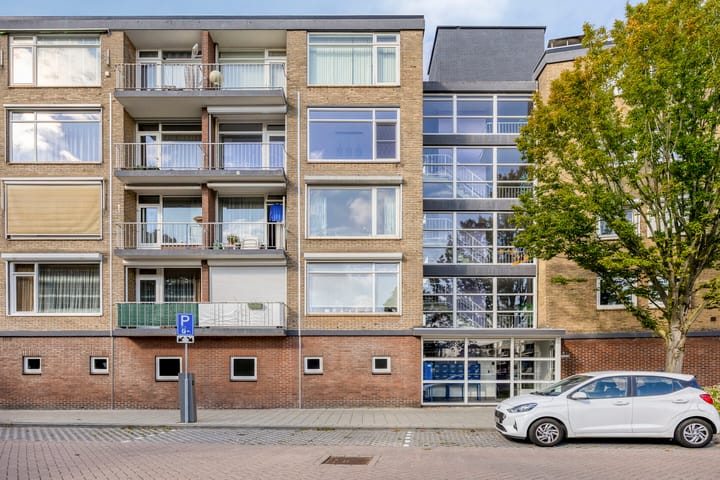 Pastoor van Akenstraat 4 in Roosendaal
