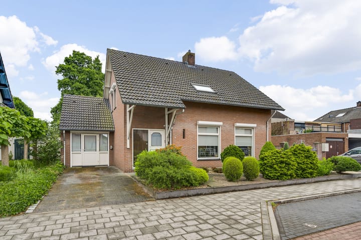Pastoor van Crugtenlaan 2a in Heythuysen