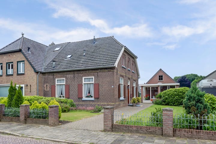 Photo of property Pastoor van der Marckstraat 42, Weurt