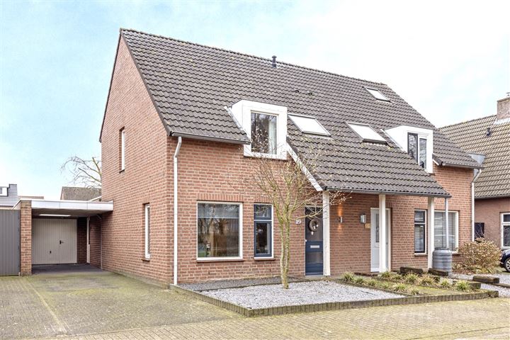 Pastoor van Ervenstraat 19 in Ommel