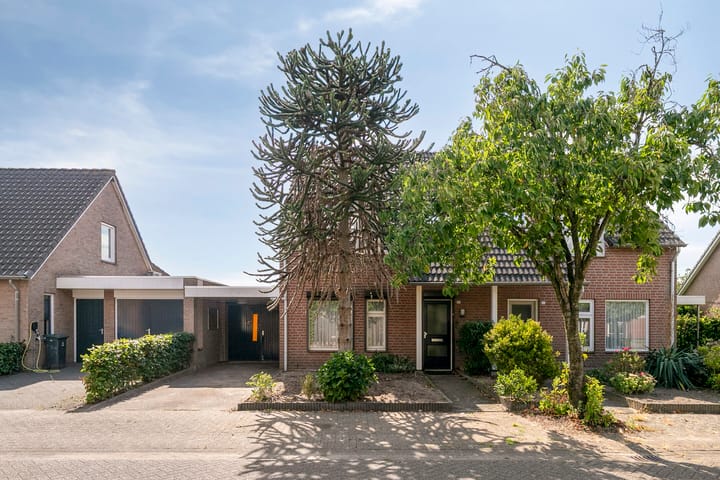 Pastoor van Ervenstraat 35 in Ommel