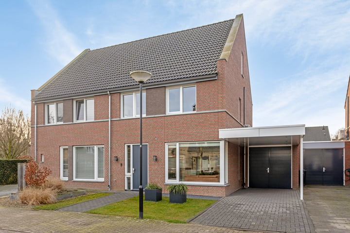 Pastoor van Ervenstraat 45 in Ommel