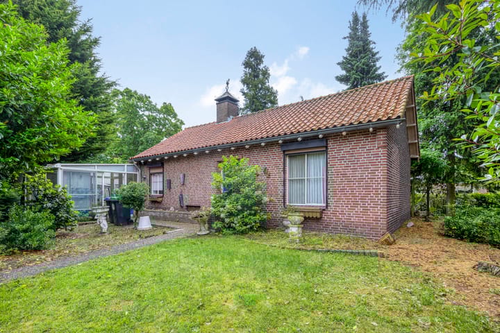 Pastoor van Houtstraat 6 in Odiliapeel