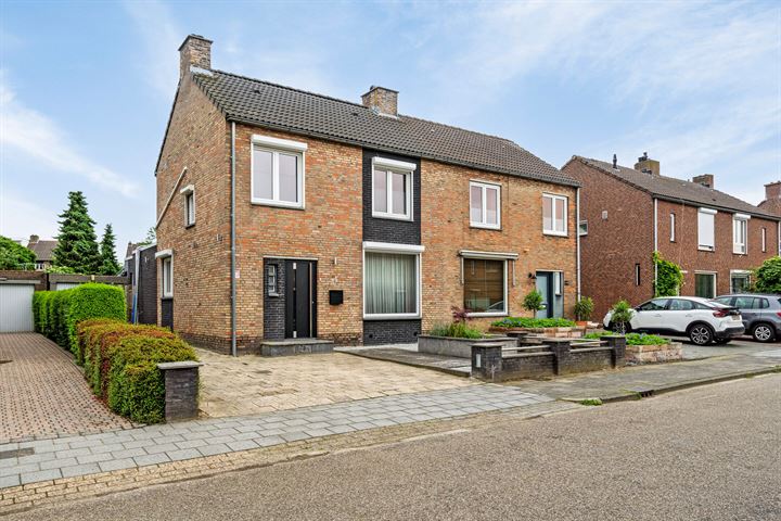 Pastoor van Kanstraat 15 in Guttecoven