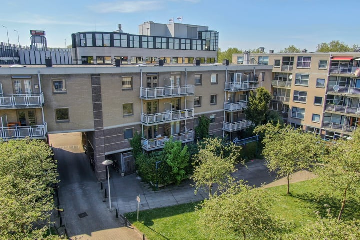 Pastoor van Nuenenhof 10 in Utrecht