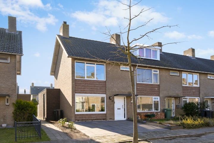 Photo of property Pastoor W. Hellemonsstraat 20, Best