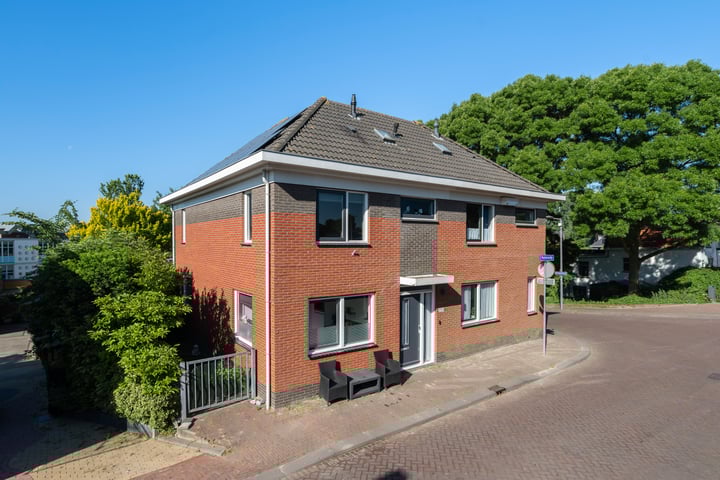 Pastoriedijk 230 in Pernis Rotterdam