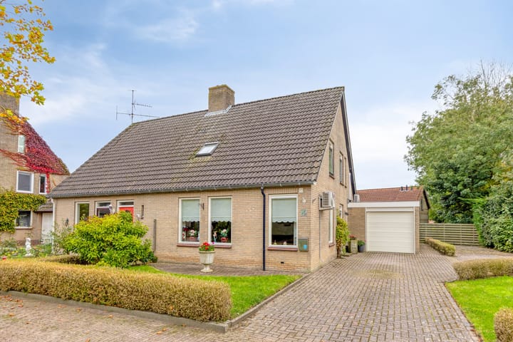 Pastorijleane 11 in Tzum foto