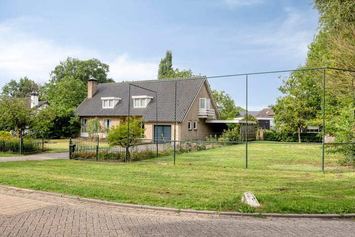 Pater de Leeuwstraat 31 in Beek en Donk