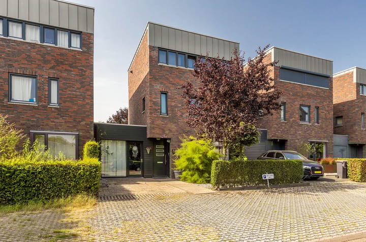 Pater Hubertuscour 13 in Geleen