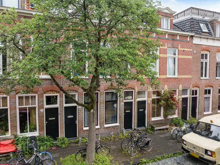 Paulus Lamanstraat 10 in Groningen