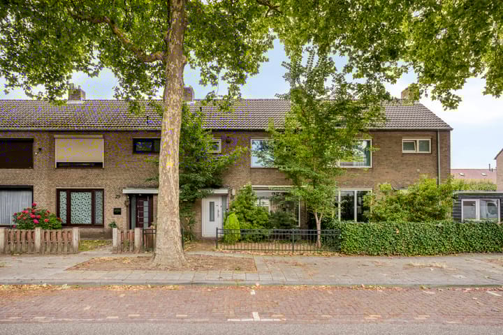 Paulus Potterlaan 27 in Helmond