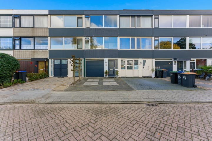Photo of property Paulus Potterstraat 13, Alblasserdam