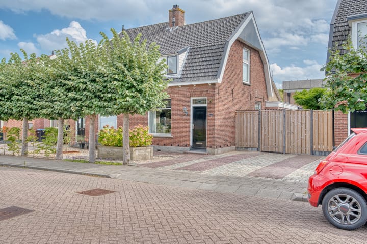 Photo of property Paulusweg 115, Hendrik-Ido-Ambacht
