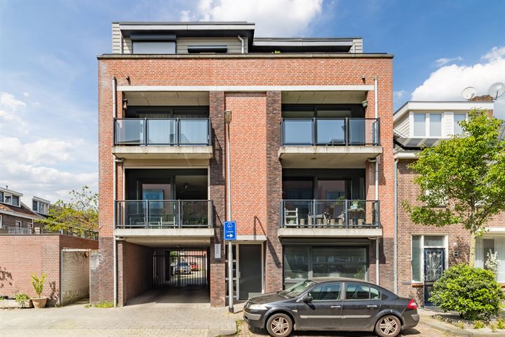 Paus Adriaanstraat 29b in Tilburg