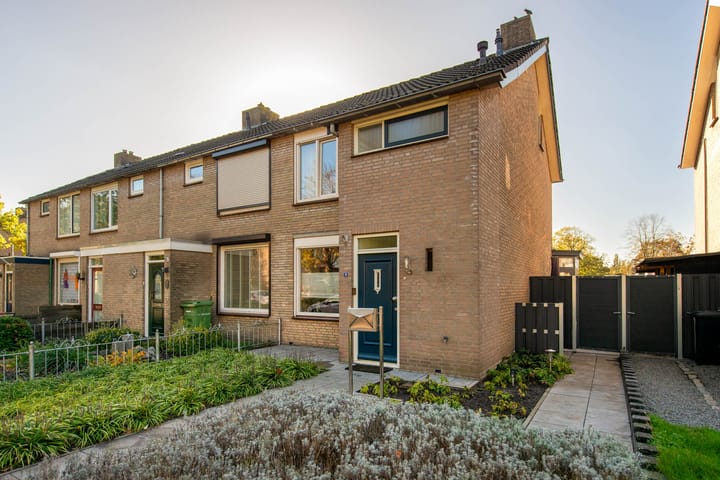 Paus Joanneslaan 30 in Ossendrecht