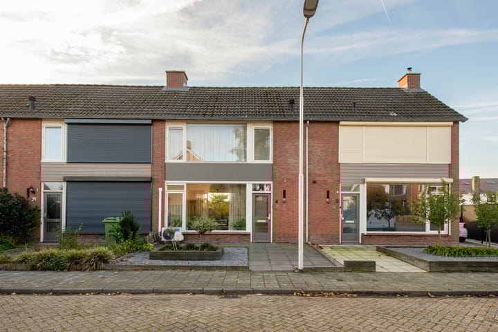 Paus Joanneslaan 4 in Ossendrecht