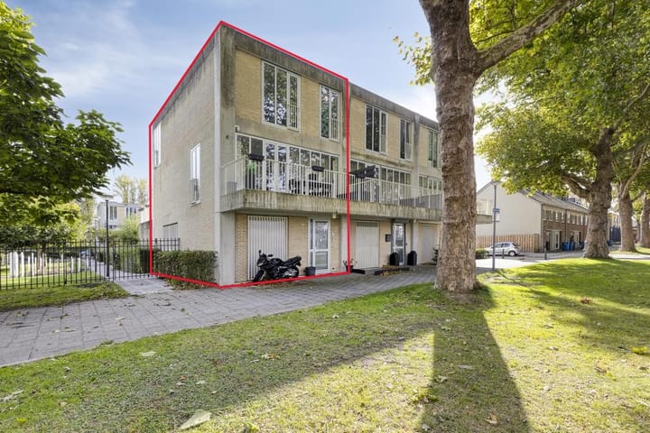 Photo of property Pauwenburg 20, Rotterdam