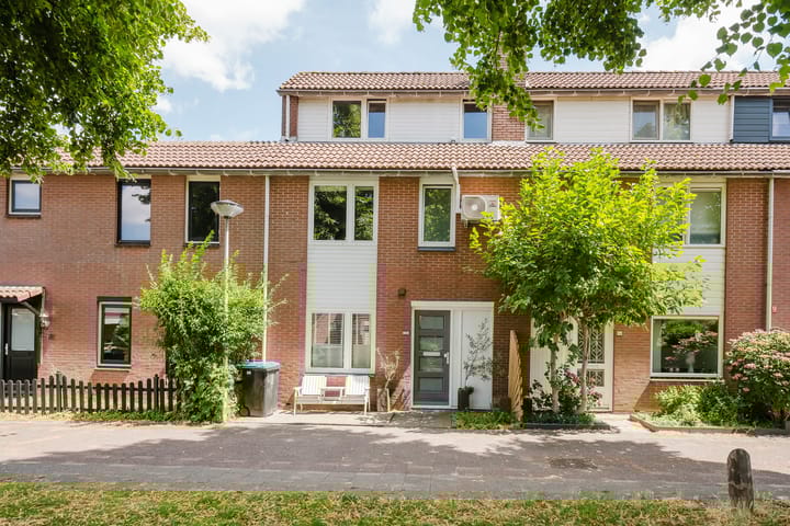 Perengaard 16 in Spijkenisse