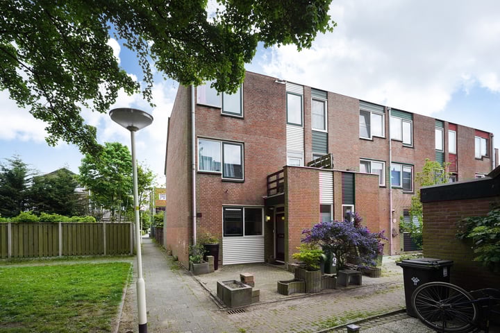 Perengaarde 2 in Zoetermeer Foto