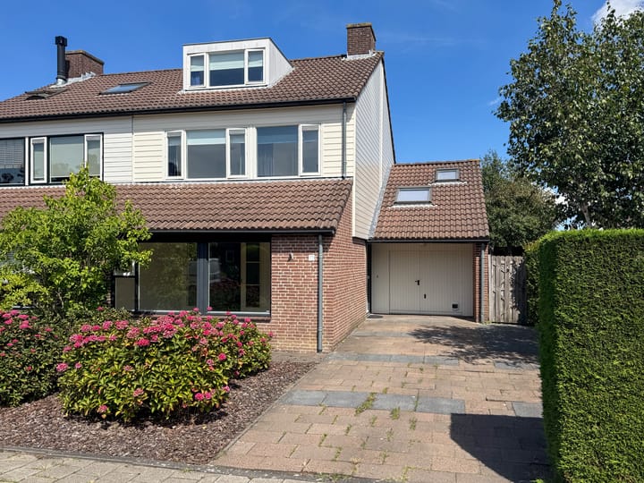 Photo of property Perronzijde 11, Aalsmeer