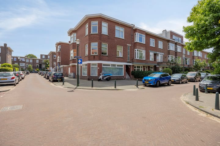 Photo of property Perziklaan 6, 's-Gravenhage