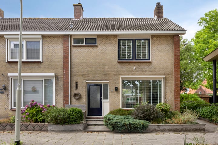 Photo of property Peter Benoitstraat 19, Bergen op Zoom