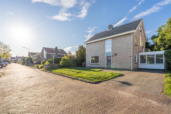 Peter van Anrooystraat 11 in Assen