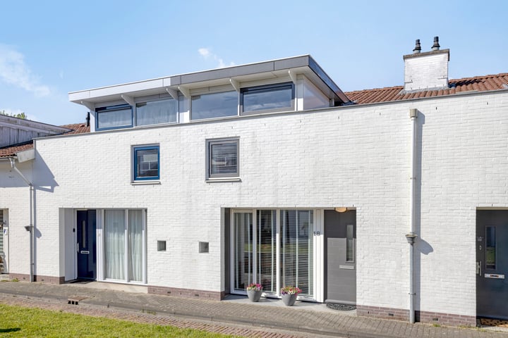 Peter van Anrooystraat 18 in Deventer