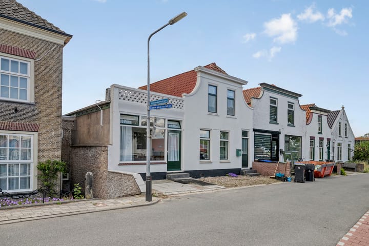 Peuterdijk 15 in Herkingen