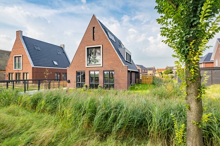 Photo of property Pier Thomasstrjitte 13, Wytgaard