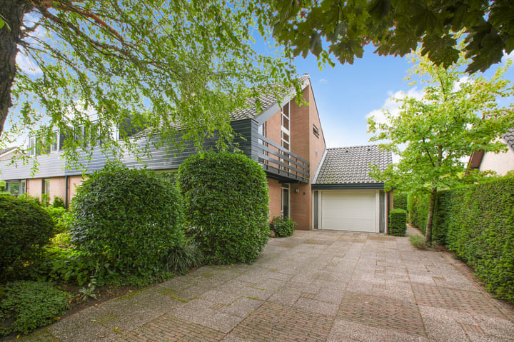 Piersonlaan 8 in Huizen photo