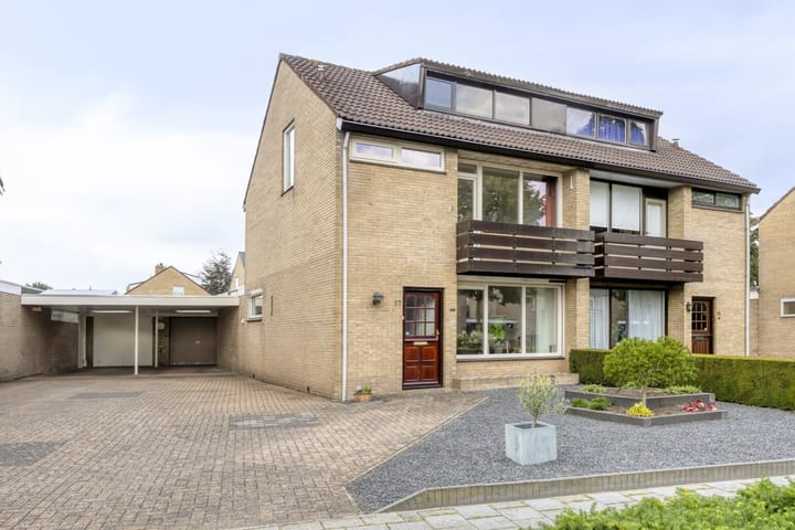 Photo of property Piet Heinlaan 17, Son en Breugel
