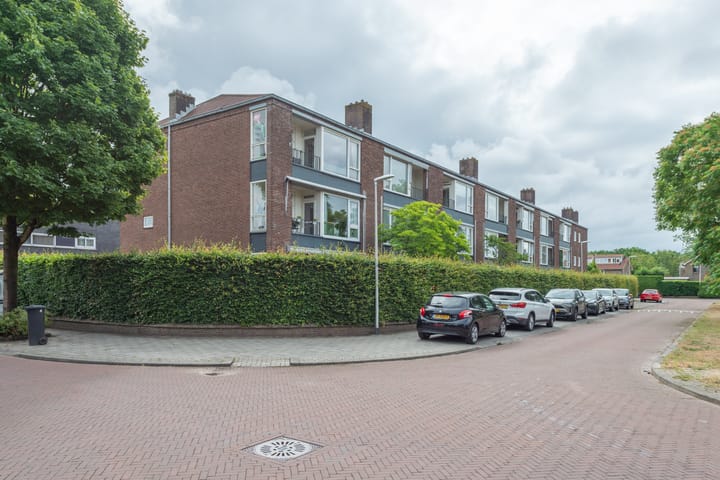 Piet Heinlaan 2 in Bussum
