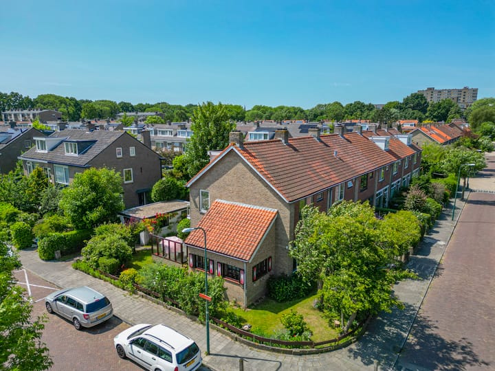 Piet Heinlaan 42 in Oegstgeest foto