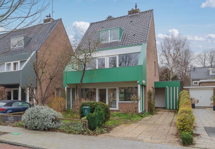 Piet Heinlaan 8 in Bennebroek