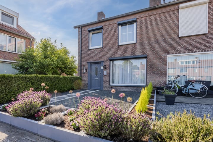 Photo of property Piet Heinshof 12, Best