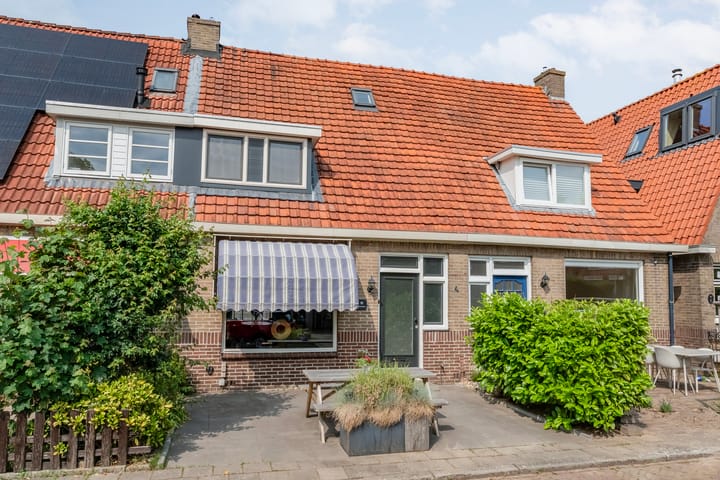 Piet Heinstraat 10 in Meppel Foto