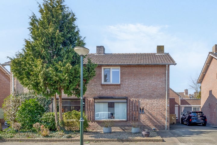 Photo of property Piet Heinstraat 24, Schijndel