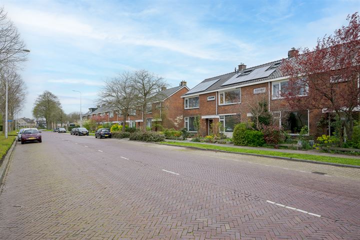 Piet Heynlaan 24 in Voorschoten