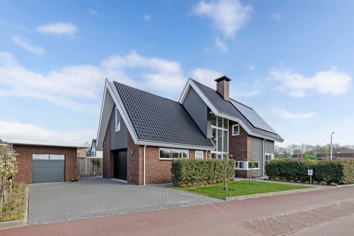 Photo of property Piet Moddermanpad 1, Emmeloord