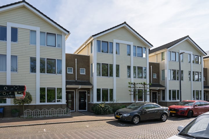 Piet van de Polsingel 230 in Rotterdam