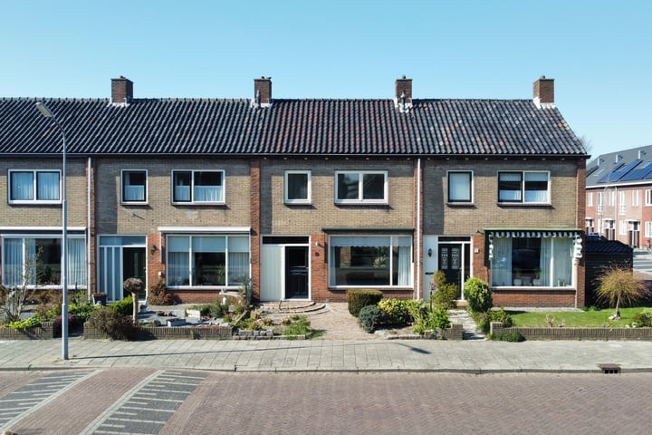 Photo of property Pieter Breughelstraat 9, Heemskerk