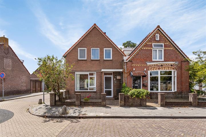 Pieter Coopmansstraat 3 in Bolsward