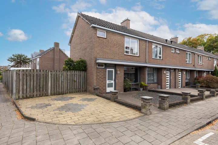 Pieter de Hooghstraat 14 in Helmond