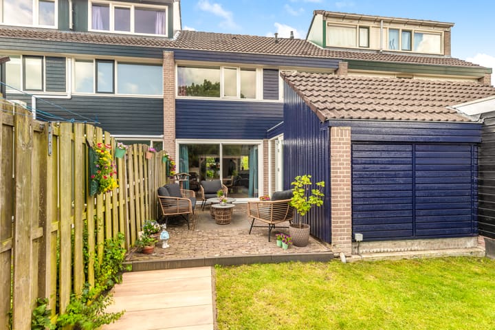 Photo of property Pieter Dekkerstraat 15, Winkel